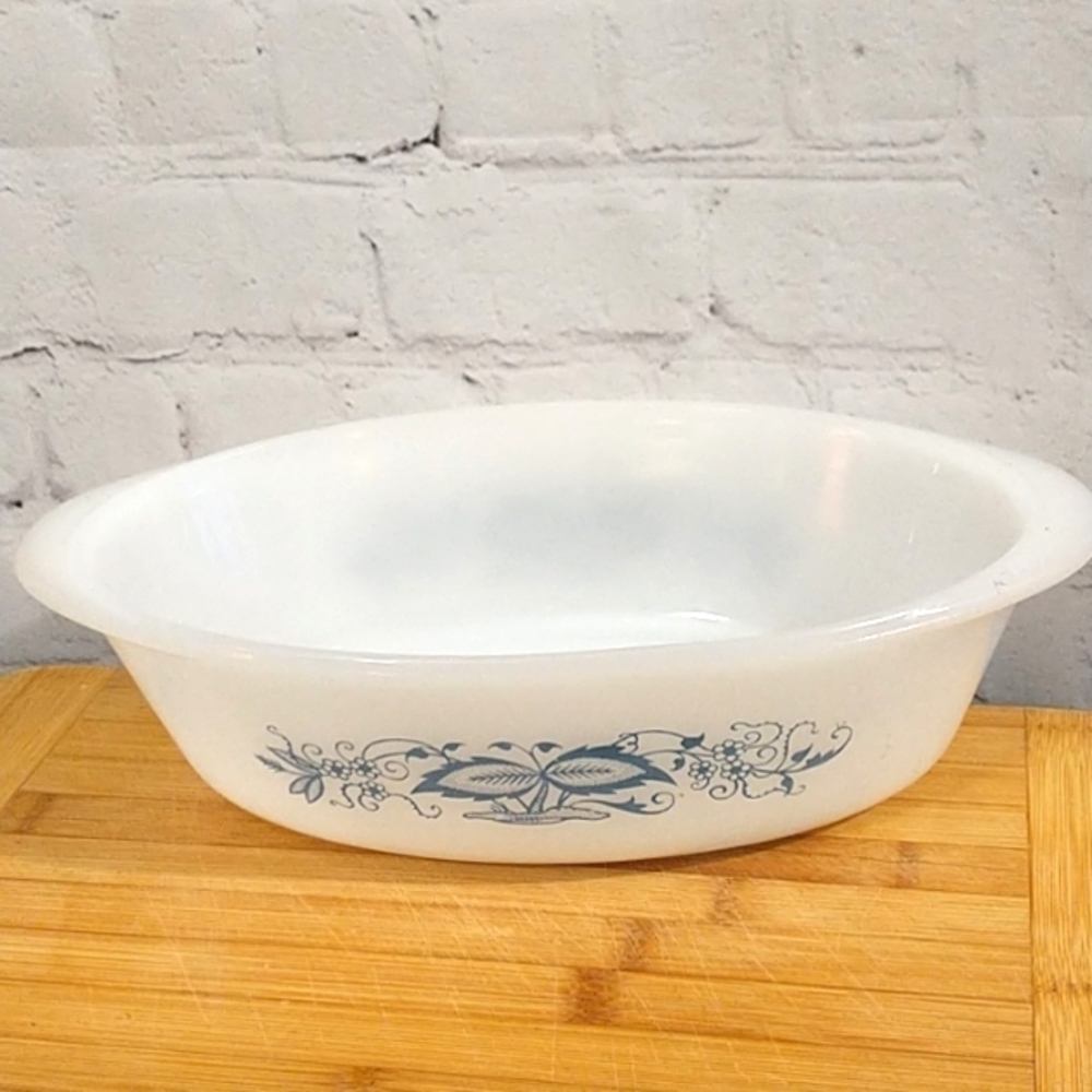 VINTAGE Glasbake Blue Onion pattern oval Casserole Dish 1 qt